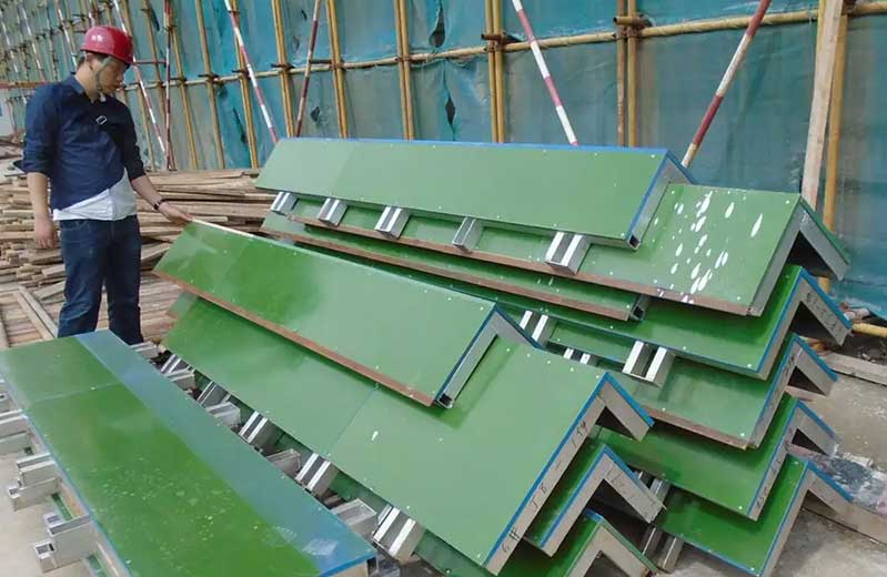 怪獸木業(yè)建筑模板新產(chǎn)品-綠色塑面模板 怪獸木業(yè)建筑模板新產(chǎn)品-綠色塑面模板