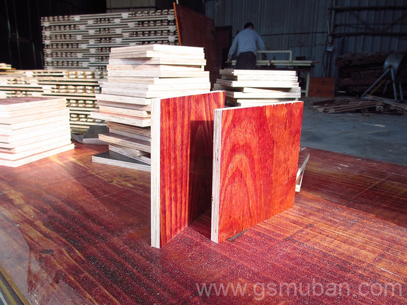 建筑模板廠家怎么選?10年采購(gòu)經(jīng)理的避坑秘籍